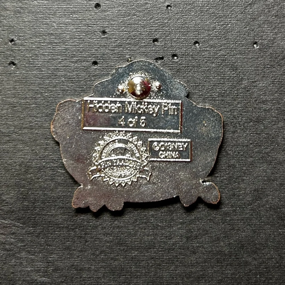The Black Cauldron Dallben Mystery pin set - 2010 Hidden Mickey
